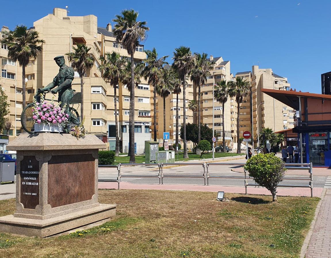 Visit Gibraltar Stay In La Linea For Less! La Línea de la Concepción Dış mekan fotoğraf