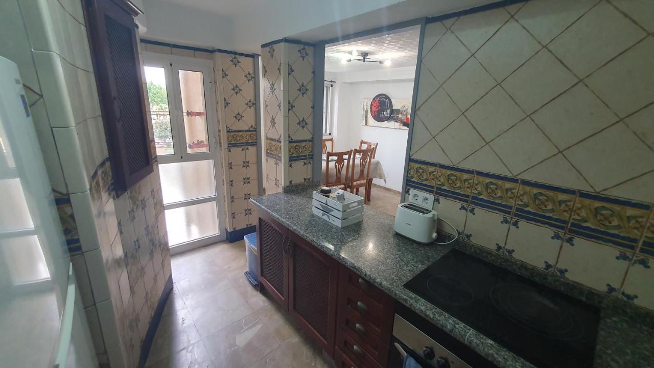 Visit Gibraltar Stay In La Linea For Less! La Línea de la Concepción Dış mekan fotoğraf